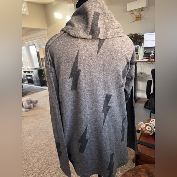 Mystree Hacci Pullover. - Picture 4 of 9